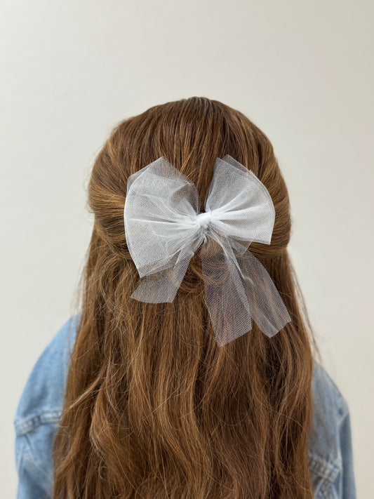 Medium sized tulle bow